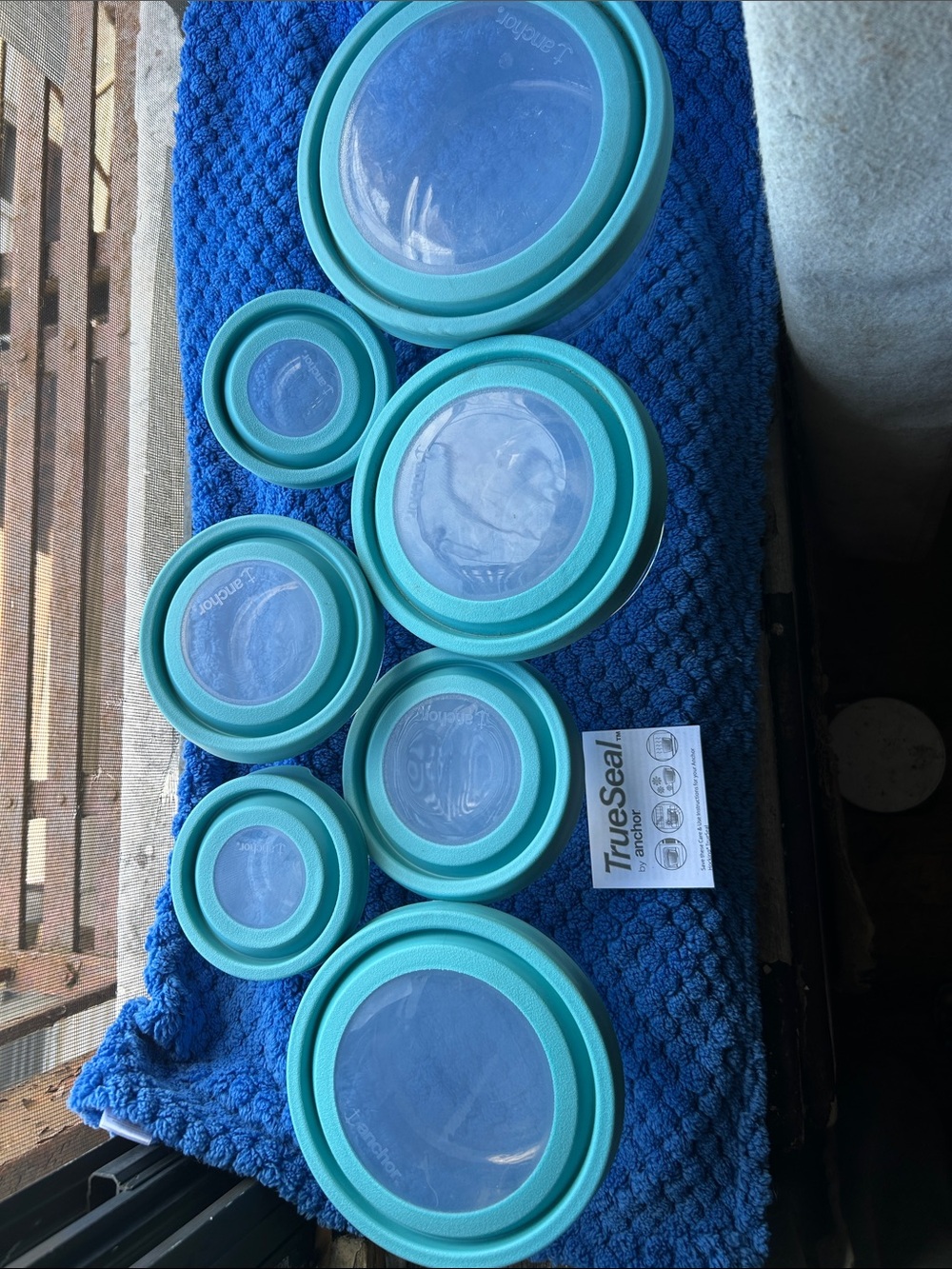 ANCHOR HOCKING Glass Storage 7 Bowl Set with Lids TURQUOISE BRAN NEW IN BOX